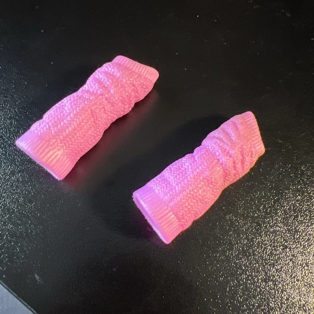 2000 Barbie Doll Hard Plastic PINK 